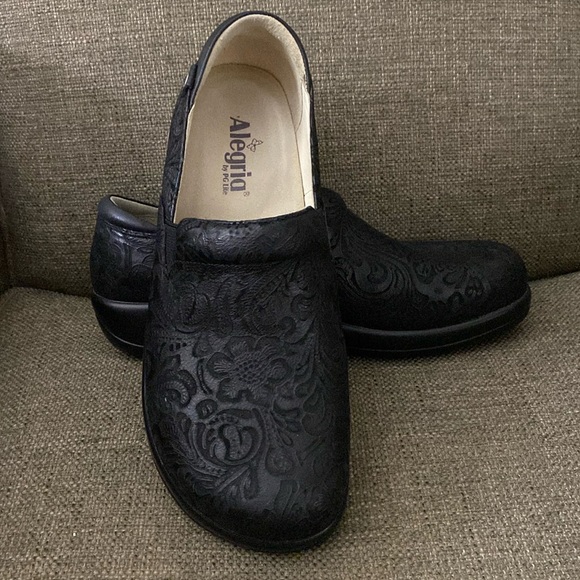 ALEGRIA PROFESSIONAL Size 10.5 Keli Black Embossed - Like New - Picture 1 of 9